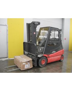 Vollkabine für Linde 336 E20, E25, E30 vorne